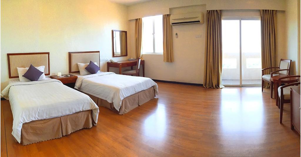 Alora Hotel Penang Пенанг Экстерьер фото