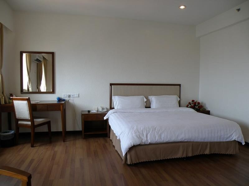 Alora Hotel Penang Пенанг Экстерьер фото