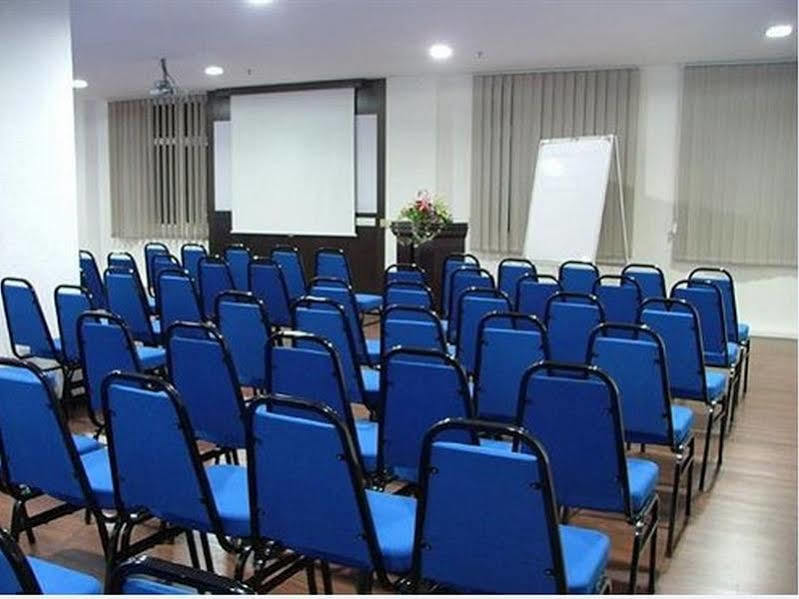 Alora Hotel Penang Пенанг Экстерьер фото