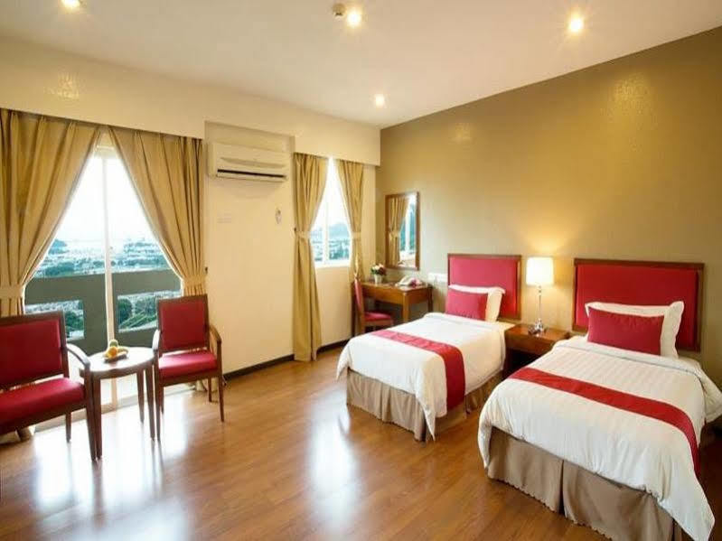 Alora Hotel Penang Пенанг Экстерьер фото