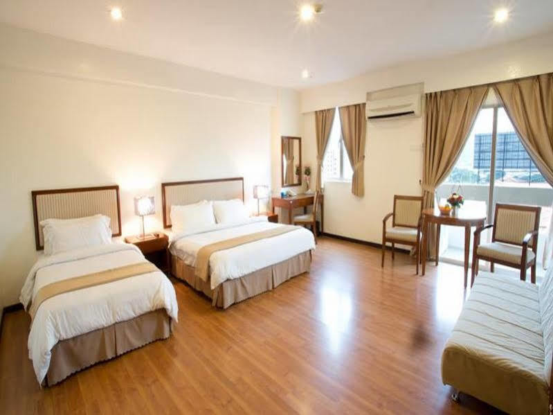 Alora Hotel Penang Пенанг Экстерьер фото